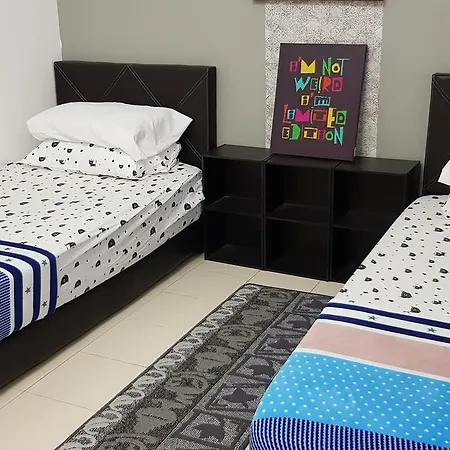 Fahaz Lumut Homestay Exterior photo