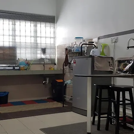 Fahaz Lumut Homestay Exterior photo