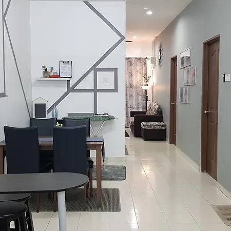 Fahaz Lumut Homestay Exterior photo
